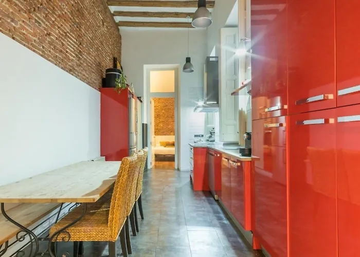 Modern- 2Bd 2Bth - Opera