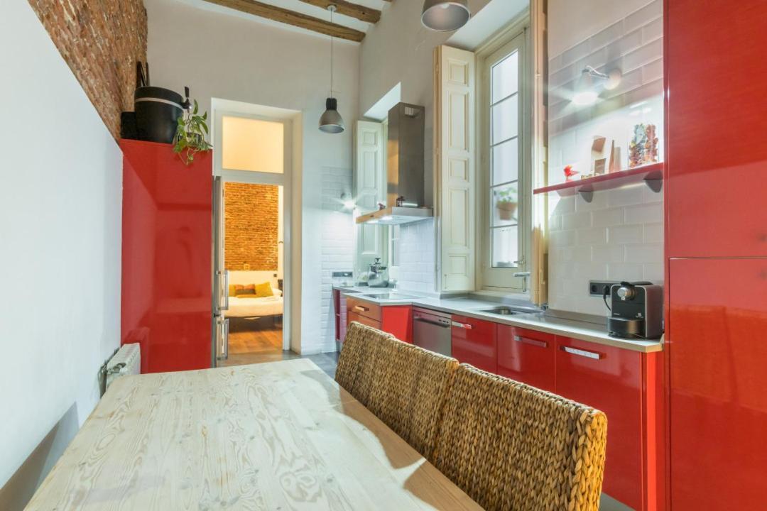 Modern- 2bd 2bth - Opera Apartment